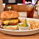 Island Burgers - ベーコン・エッグ・チーズバーガー@税込1,530円
