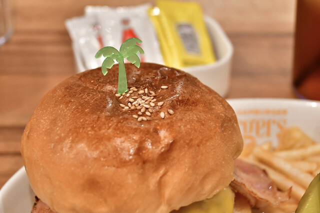 Island Burgers 市ヶ谷店>