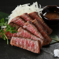 黒毛和牛の炭火焼き