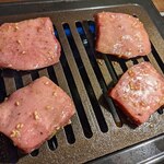 焼肉 牛猿 - 特上厚切りタン1