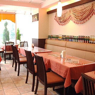 非日常空間と上質なインド料理