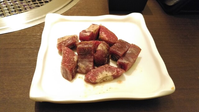 昭和ホルモン亭 山形嶋店 &ndash; 本格焼肉と豊富メニューで満足のディナー