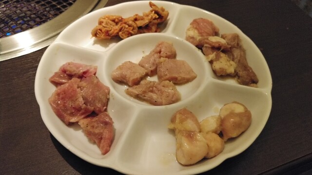 昭和ホルモン亭 山形嶋店 - 東金井（焼肉）の写真