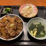 Gacchan Chi - 牛丼と付いてくるスープとか