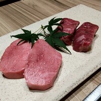 焼肉うしごろ 新宿三丁目店 - 究極の黒タン(タン元の厚切り）＆厳選厚切りハラミ