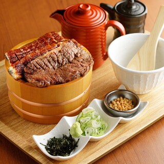ビールや焼酎、地酒など充実のドリンクメニューも自慢