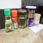 六厘舎 - 薬味など