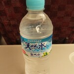 セブンイレブン キヨスク - 天然水550ml (税抜)100円 (2021.09.14)