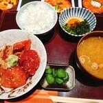 鮮菜魚 早瀬 - 鮪ヅケ丼定食　飯増し玉有