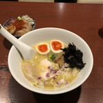 酒肴場 屯 - 特製濃厚地鶏そば　¥1100