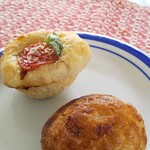 KISO - 左  イタリアの恵 180円　　右  ジャガ丸  150円