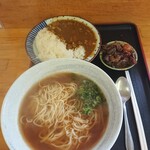 川内屋 - もつらーめん(中)と、セットカレー(中)