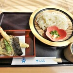 日本料理 れいめい庵 - 大海老天ぷら冷やしうどん¥1,000