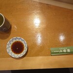 八幡鮨 - テーブル
