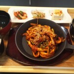 リドスレストラン - イカ炒め定食(980円)