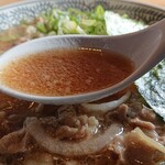 丸源ラーメン - 肉そばのスープ