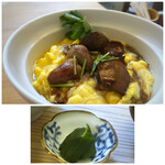 Katsue - ＊卵はフワトロ仕上げで、甘辛いお味付けも好み。山椒をかけるとお味変わりに。 ご飯もつやがあり美味しいのですが、多いので残しました。m(__)m