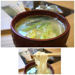 かつえ - ◆水炊きスープは癖がなく円やかな味わいで美味しい。うどん（乾麺）が入っています。 水炊きの〆のような感じかしら。