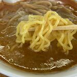 かつ平 - 鉄火麺小辛の麺