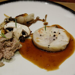レフ アオキ - 地鶏のバロティーヌ、季節のキノコとニョッキのソテー