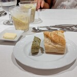 レストラン三星 - 自家製パン