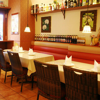 Extraordinary space and high-quality Indian and Thai Cuisine