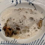 キノシタ - 鮮魚のポワレ マッシュルームのソース