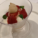 キノシタ - 苺のパフェ
