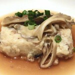 BISTRO NAOMI - キノコと帆立貝の温かいテリーヌ 舞茸の自家製コンソメスープ