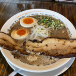 ちゅるるちゅーら - 煮卵 炭焼チャーシュー麺