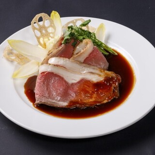 お台場の夜景を一望できる窓際席確約 2h飲み放題 スパークリングボトルをプレゼント 豪華海鮮プラッターとローストビーフのアニバーサリーディナー King Of The Pirates キング オブ ザ パイレーツ 台場 ダイニングバー 食べログ