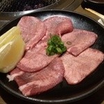 炭焼肉 石田屋。 - 塩たん