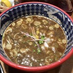 三田製麺所 - 秋の期間限定メニュー「特濃煮干しつけ麺」(900円)のつけ汁