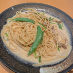 クワトロ・フォリオ - マーレ　きのこと季節の野菜の明太子クリームパスタ