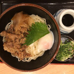 因幡うどん - 肉半熟玉子うどん（細麺）