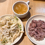 Yappari Suteki - ライス・サラダ・スープ食べ放題