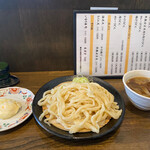 麦屋 - 半熟玉子天付き肉汁うどん　大盛り　1020円‼️