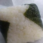 米屋の手作りおにぎり　多司 - さけのお握り１０５円