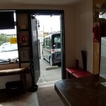 節系とんこつらぁ麺　おもと - 入口