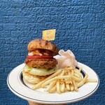 ファンゴー - 【9月のMonthly Burger】  『プリプリ海老カツBurger¥1850』 『Hot coffee¥450』