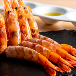 Shrimp sashimi [shrimp salt, shrimp soy sauce, truffle oil]