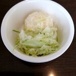 スパゲッティハウス ヨコイ - サービスのポテトサラダ&キャベツ