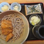 そば処 農志塾 - ぶっかけ地鶏せいろ 950円、大盛 200円(税込)