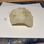 にい留 - 師崎 新烏賊(墨烏賊)
      →定番の後は季節のネタ♫まずは新烏賊！柔らかな新烏賊に神の衣での優しい火入れ(^^)うまぁ〜