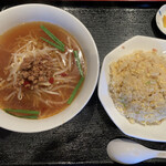 Yuufukutei - ランチメニュー
                        台湾ラーメン＋炒飯