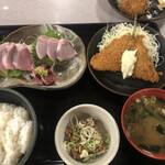 Sashimi Washoku Asahiya - オホーツク海産 極上ブリ刺身定食 (アジフライ付き)1880円(税込)