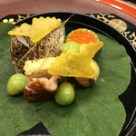 赤坂 菊乃井 - 昼懐石１３３１０円。八寸。かますのお寿司は、別途購入して持ち帰りたい味わい（笑）。うるか、はもの子落雁ともに、この御時世ではウワバミ泣かせですね。。早く解除されると良いですね