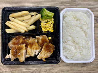 Forukusu - チキンステーキ弁当