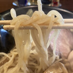 カミノ - 味玉醤油らーめん　麺リフト