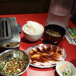 Yakiniku Kokokara - カルビ焼肉ダブル定食(ご飯大盛)1000円